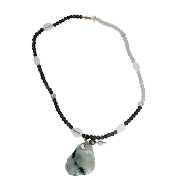 14 Gold Plated Jadeite Black White Beaded Frosted Glass Necklace - Picture 1 of 4